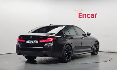BMW 5-Series 2022, 45050 км, за 28358.03 USD