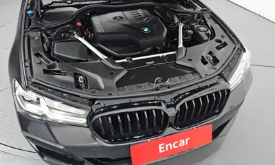 BMW 5-Series 2022, 45050 км, за 28358.03 USD - фото 6