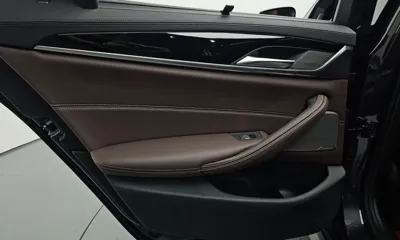 BMW 5-Series 2022, 45050 км, за 28358.03 USD - фото 25