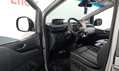 Hyundai Staria 2023, 48310 км, за 19404.82 USD - фото 10