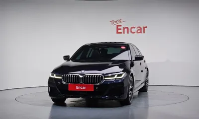 BMW 5-Series 2022, 45939 км, за 27916.44 USD