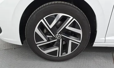 Volkswagen Jetta 2023, 25945 км, за 19824.18 USD