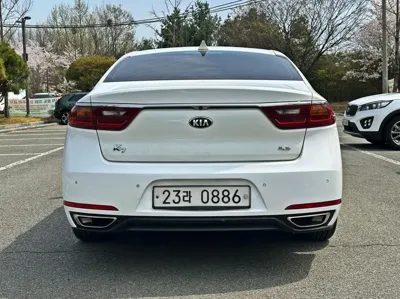 Kia K7 2016, 185468 км, за 5081.44 USD