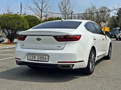 Kia K7 2016, 185468 км, за 5081.44 USD