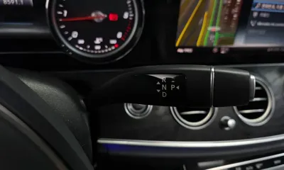 Mercedes-Benz E-Class 2018, 75133 км, за 14697.39 USD - фото 9