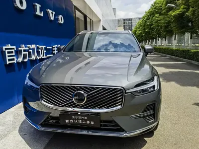 Volvo XC60 2025, 11000 км, за 28006.18 USD