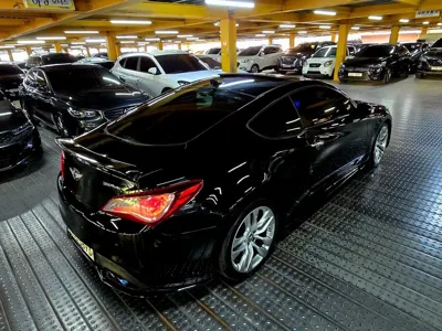 Hyundai Genesis 2012, 192319 км, за 3934.58 USD