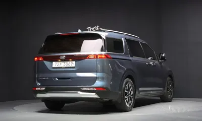 Kia Canival 2021, 52945 км, за 18720.43 USD