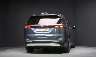 Kia Canival 2021, 52945 км, за 18720.43 USD