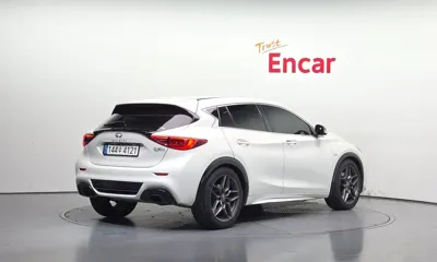 Infiniti Q30 2017, 104656 км, за 6432.98 USD