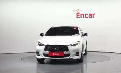 Infiniti Q30 2017, 104656 км, за 6432.98 USD
