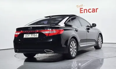 Hyundai Grandeur 2015, 149659 км, за 4162.54 USD