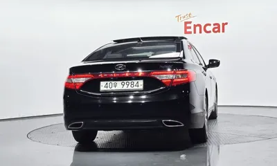 Hyundai Grandeur 2015, 149659 км, за 4162.54 USD