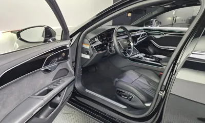 Audi A8 2023, 24416 км, за 64705.95 USD - фото 10