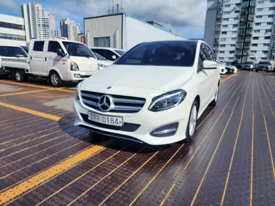 Mercedes-Benz B-Class · 2017 год