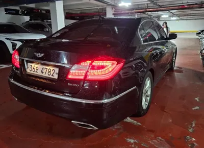 Hyundai Genesis 2012, 143810 км, за 2146.76 USD