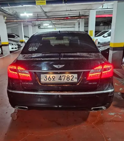 Hyundai Genesis 2012, 143810 км, за 2146.76 USD