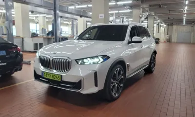 BMW X5 2025, 4387 км, за 65006.8 USD