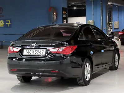 Hyundai Sonata 2014, 189066 км, за 2081.71 USD