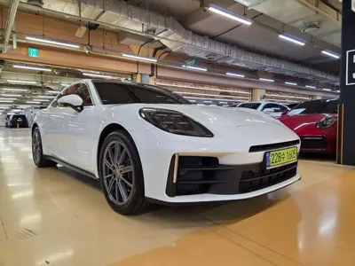 Porsche Panamera 2024, 2000 км, за 110684.1 USD