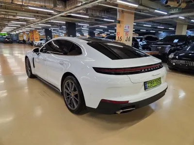 Porsche Panamera 2024, 2000 км, за 110684.1 USD
