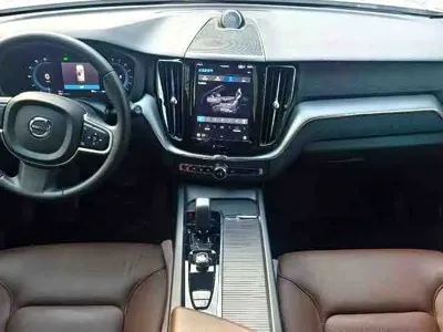 Volvo XC60 2024, 30000 км, за 27261.64 USD
