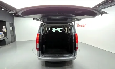 Hyundai Staria 2023, 108930 км, за 17112.65 USD - фото 20