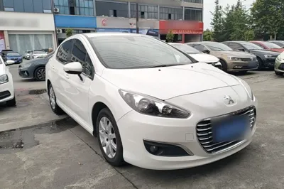 Peugeot 308 2014, 71600 км, за 3993 USD - фото 3