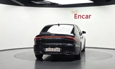 Hyundai Grandeur 2023, 165765 км, за 10548.93 USD