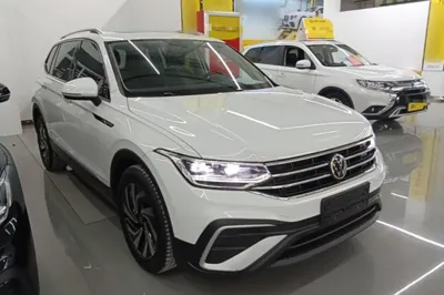 Volkswagen Tiguan L 2023, 34700 км, за 19808 USD