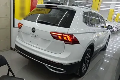 Volkswagen Tiguan L 2023, 34700 км, за 19808 USD - фото 6