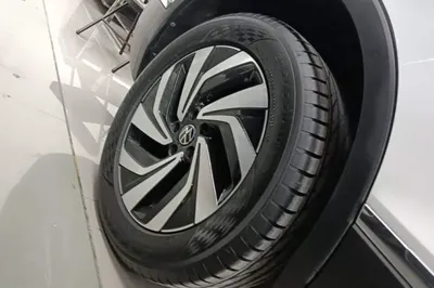 Volkswagen Tiguan L 2023, 34700 км, за 19808 USD - фото 11