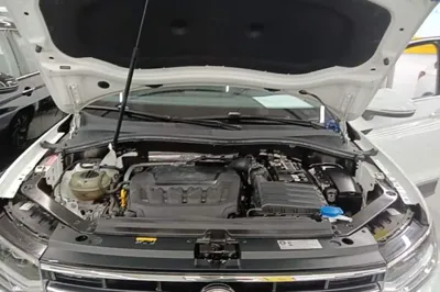 Volkswagen Tiguan L 2023, 34700 км, за 19808 USD - фото 24