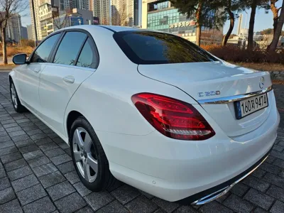 Mercedes-Benz C-Class 2017, 120820 км, за 7598.28 USD - фото 6