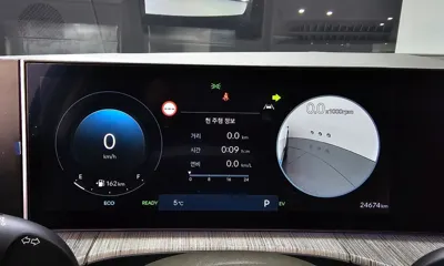 Hyundai Santafe 2024, 24674 км, за 29666.33 USD - фото 8
