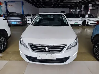 Peugeot 408 2016, 133200 км, за 3251.85 USD