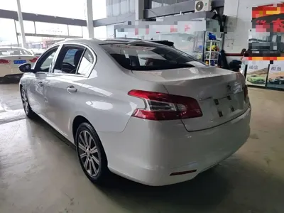 Peugeot 408 2016, 133200 км, за 3251.85 USD