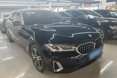 BMW 5 Series 2021, 156800 км, за 27257 USD