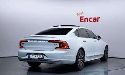 Volvo S90 2022, 17537 км, за 28093.62 USD