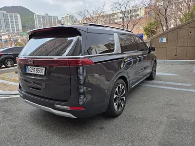 Kia Canival 2021, 106000 км, за 12372.2 USD