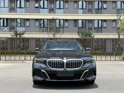 BMW 5 Series 2024, 20000 км, за 40581.91 USD