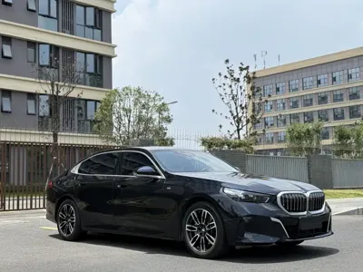 BMW 5 Series 2024, 20000 км, за 40581.91 USD