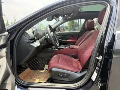 BMW 5 Series 2024, 20000 км, за 40581.91 USD - фото 7