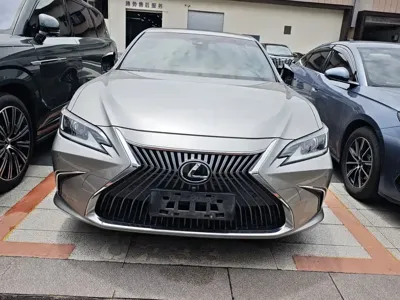 Lexus ES 2019, 75600 км, за 20129.1 USD