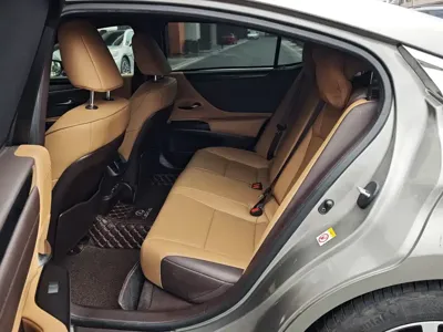 Lexus ES 2019, 75600 км, за 20072.19 USD - фото 6