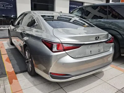 Lexus ES 2019, 75600 км, за 20072.19 USD - фото 9