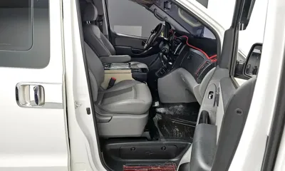 Hyundai Starex 2017, 62785 км, за 8787.58 USD - фото 11