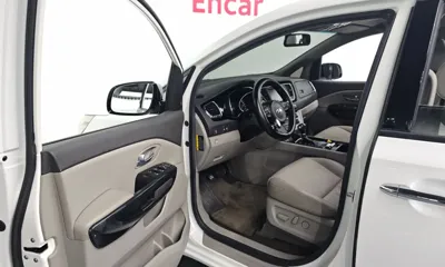Kia Canival 2015, 233171 км, за 4005.7 USD - фото 10