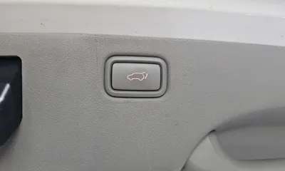Kia Canival 2015, 233171 км, за 4005.7 USD - фото 32