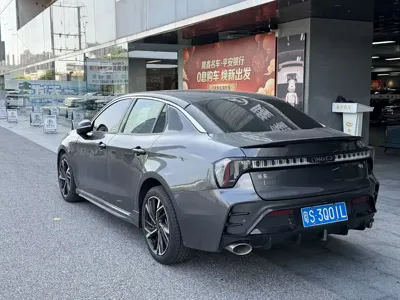 Lynk & Co 03 2024, 30000 км, за 10240.31 USD